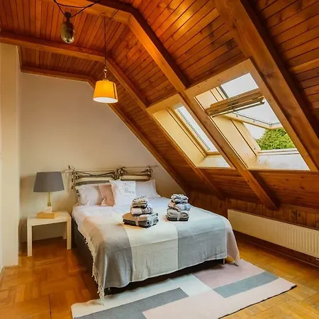 Family House With Free Parking In Quiet Area * Brandýs nad Labem-Stará Boleslav