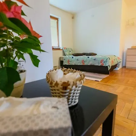 Family House With Free Parking In Quiet Area Casa de Férias *