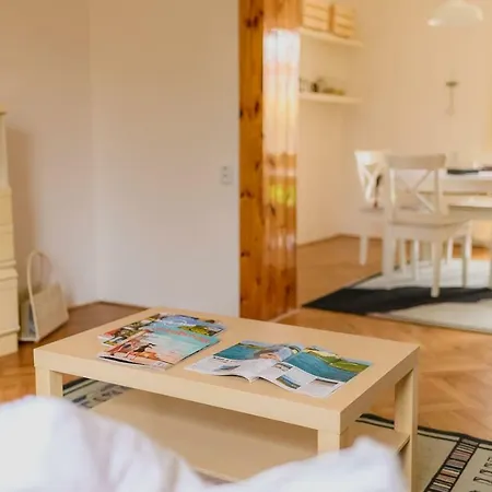 Family House With Free Parking In Quiet Area